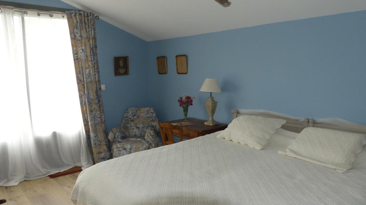 La Petite Lande Bed & Breakfast Menil Exterior photo