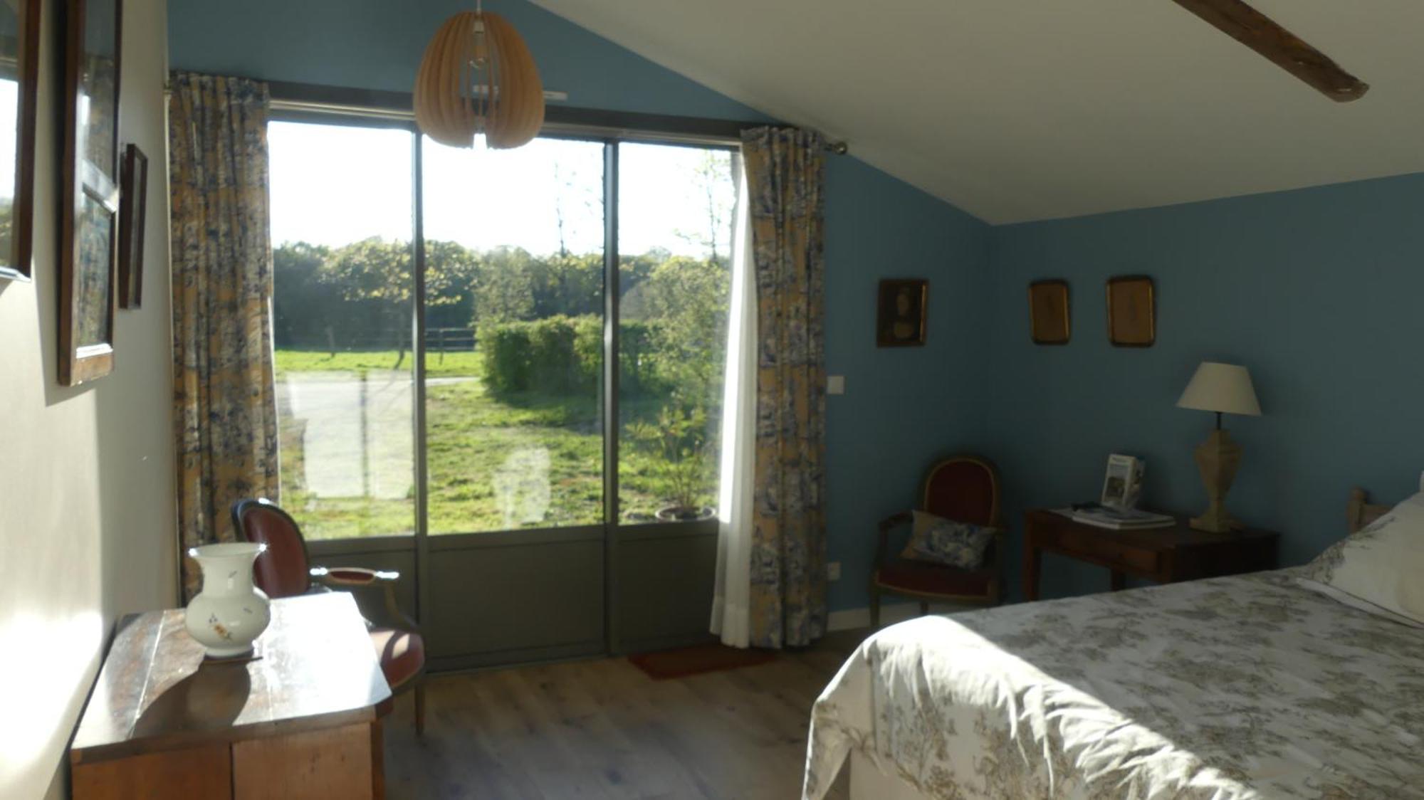 La Petite Lande Bed & Breakfast Menil Exterior photo